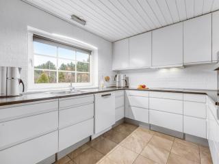 Holiday Home Aagot - 1-7km from the sea by Interhome - 7