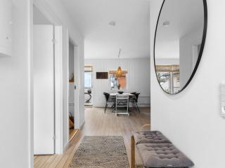 Apartment Kari - 50m from the sea by Interhome - 7