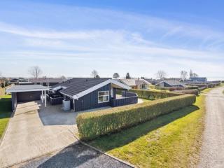 Holiday Home Annegret - 200m from the sea by Interhome - 0
