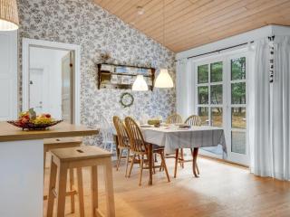 Holiday Home Eikka - 1km from the sea by Interhome - 2