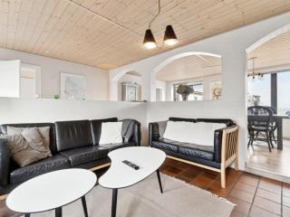 Apartment Elsabeth - 50m from the sea by Interhome - 3