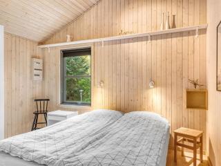 Holiday Home Matthea - 900m from the sea by Interhome - 1