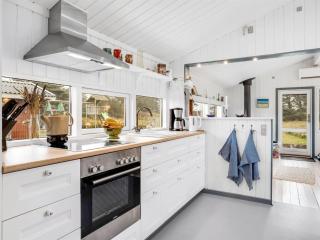 Holiday Home Sannie - 500m from the sea by Interhome - 6