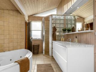 Holiday Home Melina - 300m from the sea by Interhome - 3