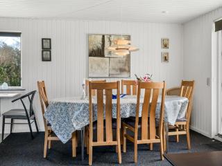 Holiday Home Randulf - from the sea by Interhome - 2