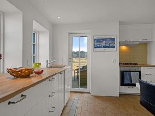 Holiday Home Amina - 200m from the sea by Interhome - 5