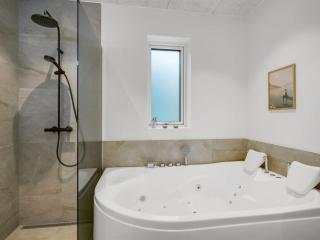 Holiday Home Hortense - 900m from the sea by Interhome - 1