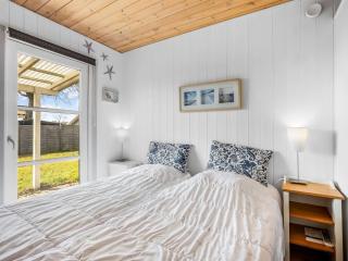 Holiday Home Terttu - 250m from the sea by Interhome - 3