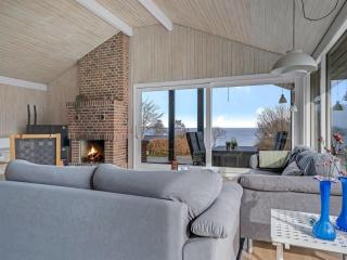 Holiday Home Tosti - 180m to the fjord by Interhome - 1