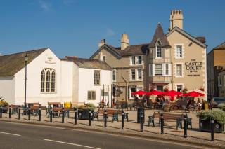 Castle Court Pub & Rooms - 3