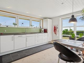Holiday Home Erin - 200m from the sea by Interhome - 1