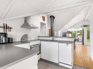 Holiday Home Gitt - 140m from the sea by Interhome - 2