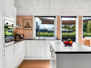Holiday Home Helmtrud - 700m from the sea by Interhome - 7