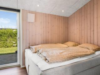 Holiday Home Helmtrud - 700m from the sea by Interhome - 4