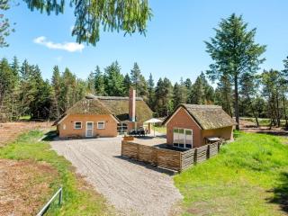 Holiday Home Batsha - 1-7km from the sea by Interhome - 0