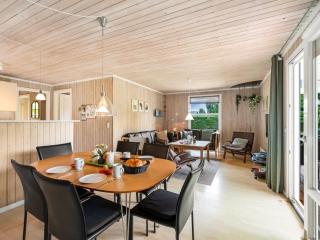 Holiday Home Ellie - 500m from the sea by Interhome - 7