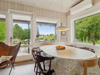 Holiday Home Marjanne - 800m from the sea by Interhome - 8