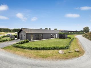 Holiday Home Sigrun - 300m from the sea by Interhome - 1