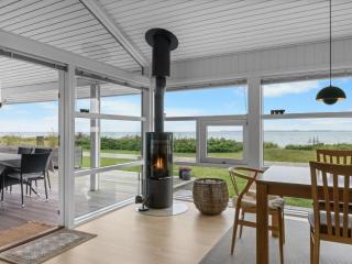 Holiday Home Gertje - 20m from the sea by Interhome - 7