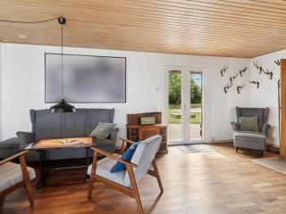 Holiday Home Dzavid - 50m from the sea by Interhome - 1