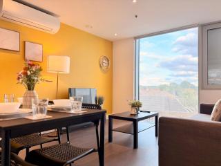 Stylish & Cozy Sleep 6 2BHK, 20 Mins Central London, BP39 - 3
