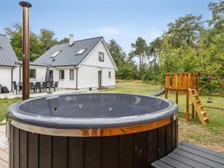 Holiday Home Wolter - 1-7km from the sea by Interhome - 9