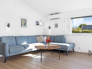 Holiday Home Quanna - 450m from the sea by Interhome - 5