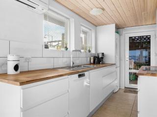 Holiday Home Yngvy - 10m from the sea by Interhome - 2