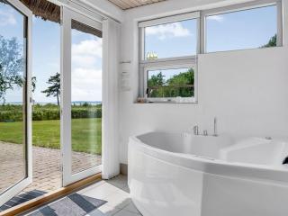 Holiday Home Ellanora - 50m from the sea by Interhome - 1