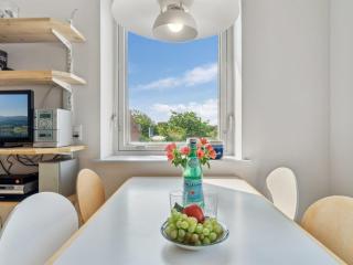 Apartment Kamile - 400m from the sea by Interhome - 3