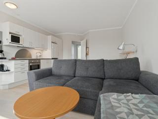 Apartment Kamile - 400m from the sea by Interhome - 1