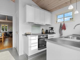 Holiday Home Lenya - 60m from the sea by Interhome - 2