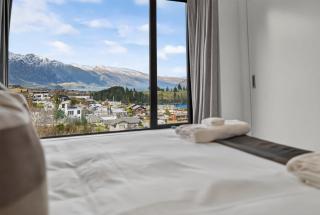 Ellens Luxury Queentown Lake View Escape - 1