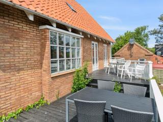 Holiday Home Hughlek - 450m from the sea by Interhome - 4