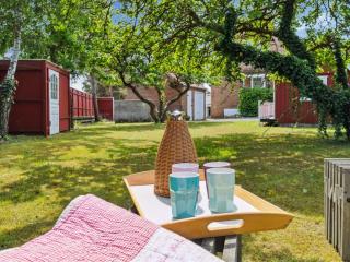 Holiday Home Hughlek - 450m from the sea by Interhome - 3