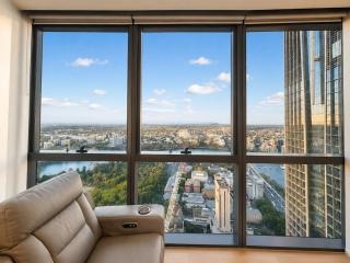 Queens Wharf Top Floor, 2 Bedrooms, 1 Parking - 6
