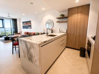 QueensWharf, Panoramic Level 60 | Sleep 5 Pool Gym - 6