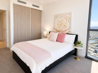 QueensWharf, Panoramic Level 60 | Sleep 5 Pool Gym - 1