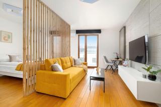 Exclusive Air Conditioned Studio in Cracow with Parking and Desk Close to the River by Renters Prestige - 5