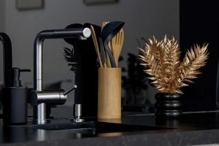 Exclusive Air Conditioned Studio in Cracow with Parking and Desk Close to the River by Renters Prestige - 1