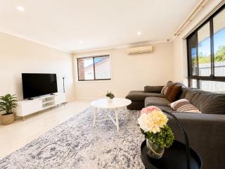 Hilltop View & Family Comfort | Sleep 6 - 7