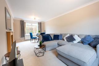 Spacious 3BR Contractor Stay - Parking - Near City - 2