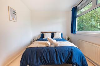 Spacious 3BR Contractor Stay - Parking - Near City - 4