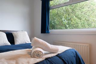 Spacious 3BR Contractor Stay - Parking - Near City - 9