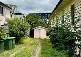 Budget-Friendly Chermside Home Near Westfield - 7