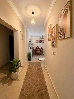 Elegant 3BR Retreat Garden View Madinaty - 8