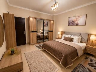 Elegant 3BR Retreat Garden View Madinaty - 0