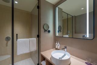 Park Inn & Suites By Radisson Rajkot - 5