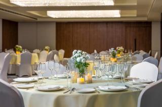 Park Inn & Suites By Radisson Rajkot - 1