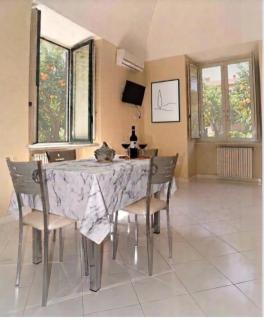 Casa vacanza "Nonna Matilde" a Meta di Sorrento, 600mt dal mare, casa per 4 - 9